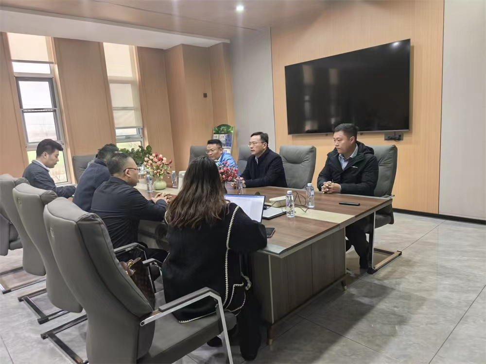 Hi-Speed ​​New Energy Group vino a Sincere para una visita e intercambio