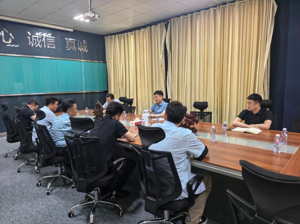 El director de la Oficina de Recursos Humanos y Seguridad Social de la ciudad de Tengzhou visitó Sincere para una inspección e investigación.